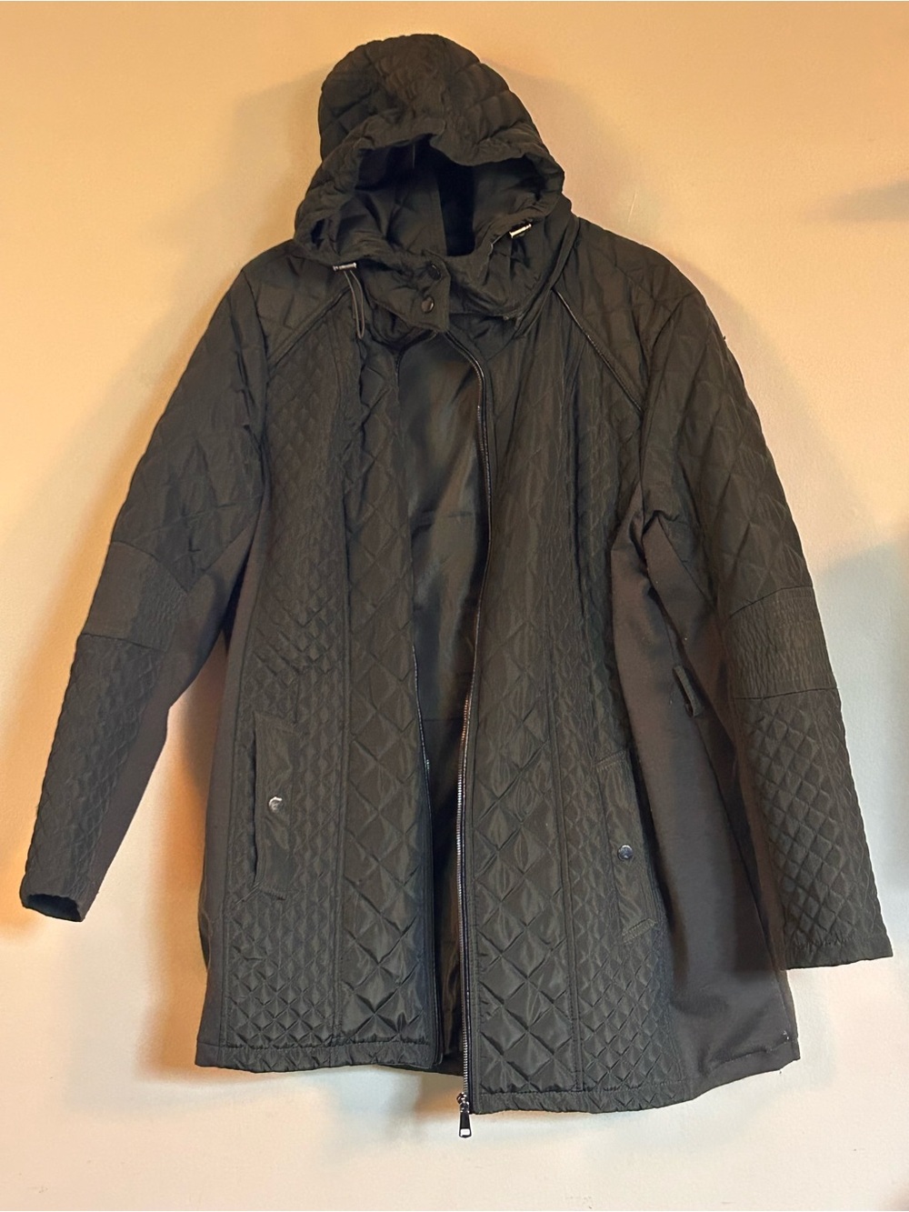 WOMANS WINTER COAT
Sebby Collection